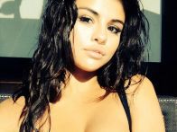 Novio de Selena Gomez publicó foto de ella ¡en la cama!